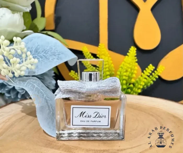 Miss Dior by Christian Dior for Women Eau de Parfum 100 ml image 3